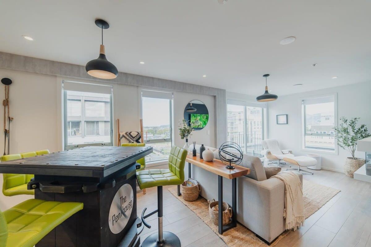 Penthouse Perfection - 2Br Elegance On Worcester St Christchurch Exterior photo