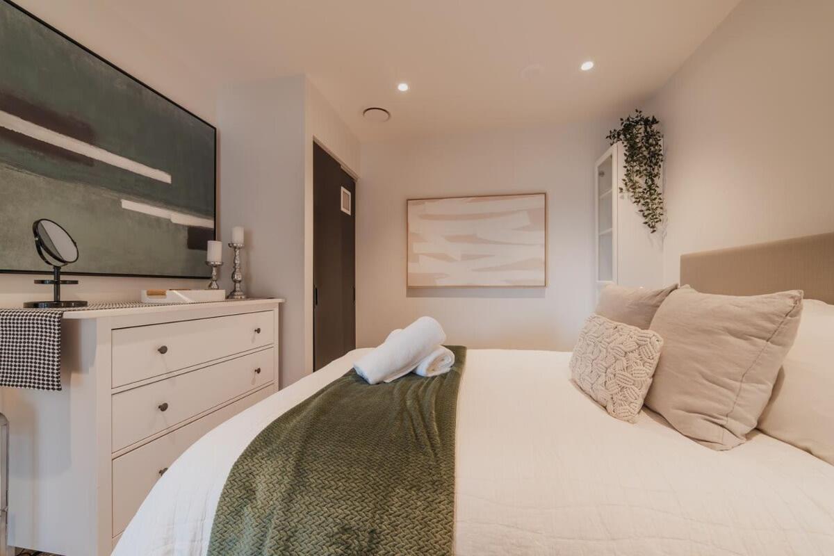 Penthouse Perfection - 2Br Elegance On Worcester St Christchurch Exterior photo